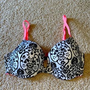 Black and white Bra!